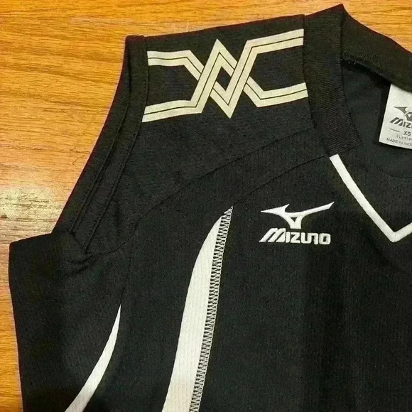 Mizuno Women's Performance V-Neck Sleeveless Athletic Jersey Shirt size XS NWT - Picture 4 of 6